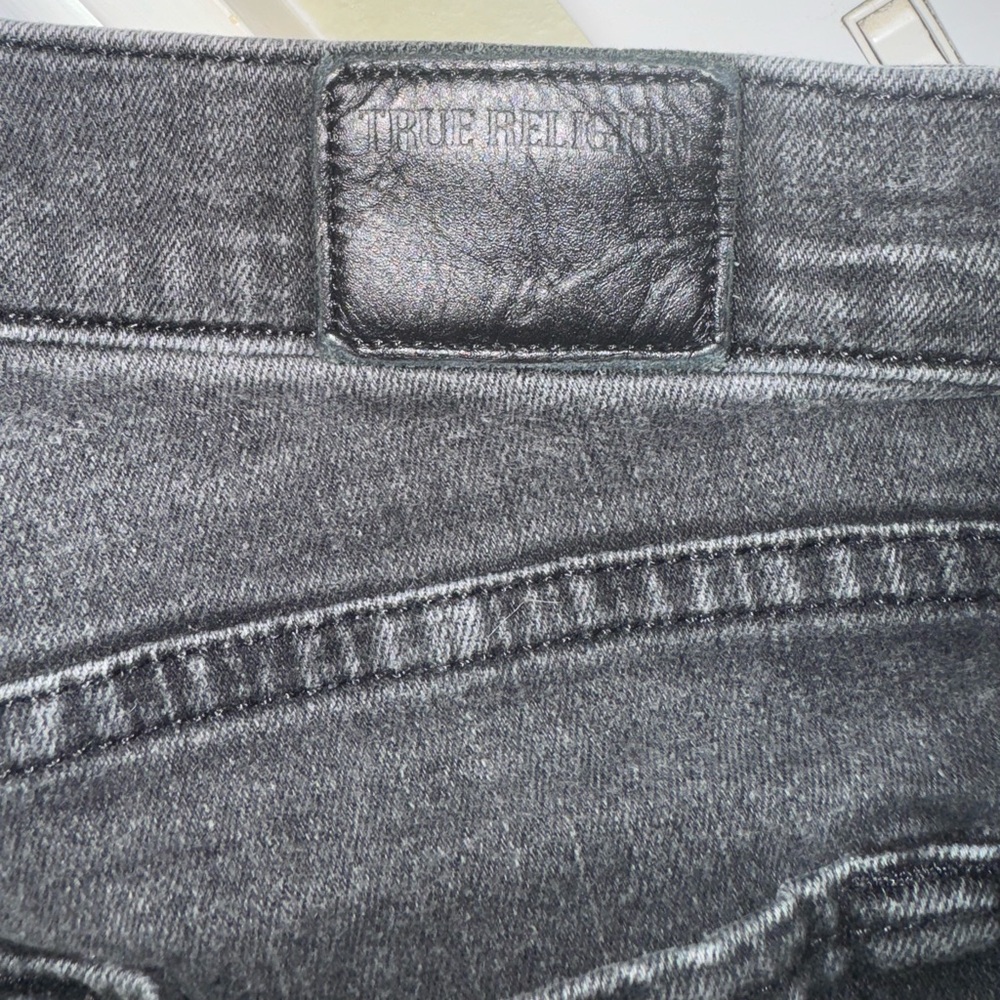 True Religion Halle Mid Rise Super Skinny Black Snakeskin Print Jeans Sz 26 - Picture 4 of 5